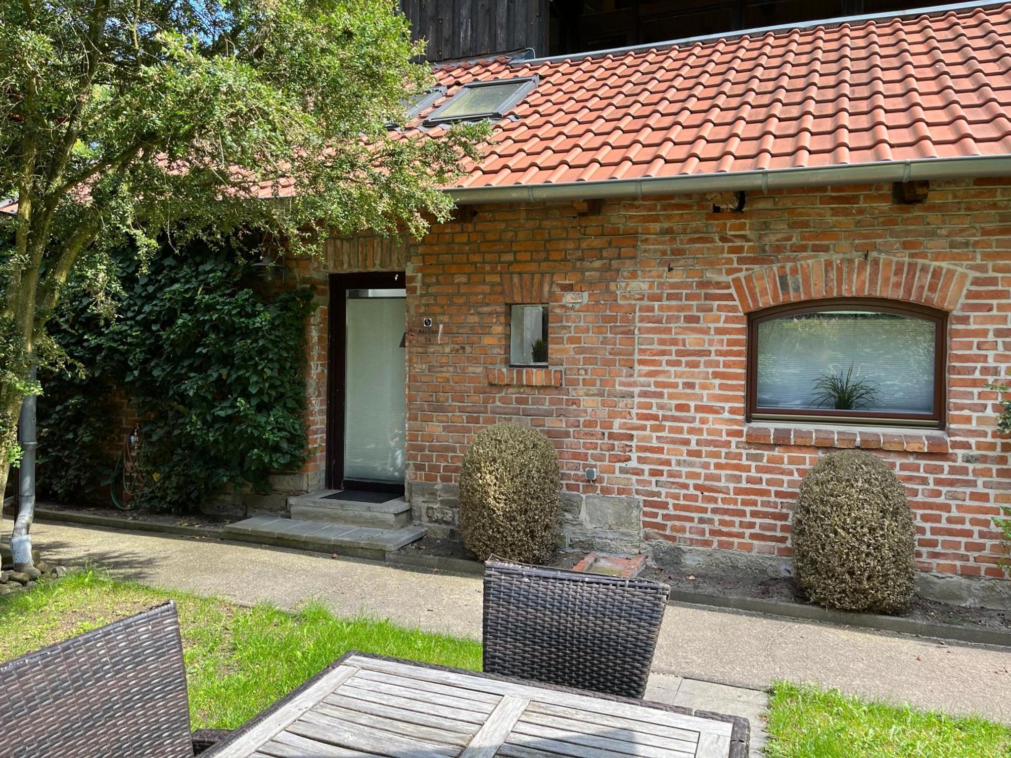 Engels Hof Wolfsburg Exteriör bild