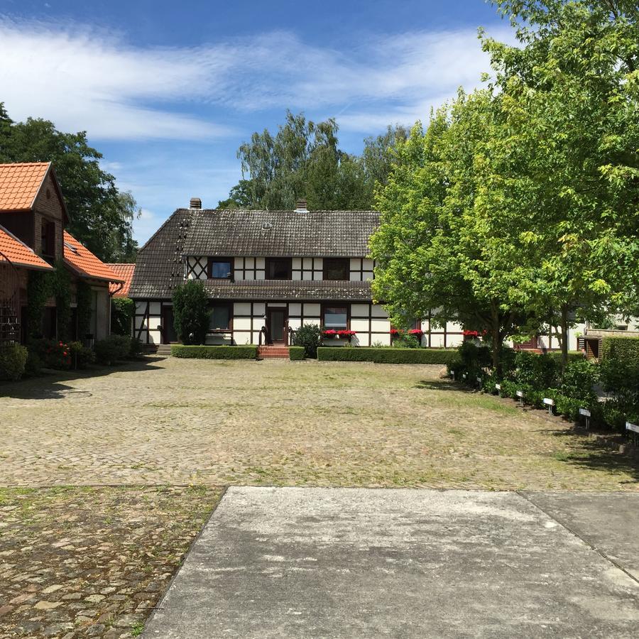 Engels Hof Wolfsburg Exteriör bild